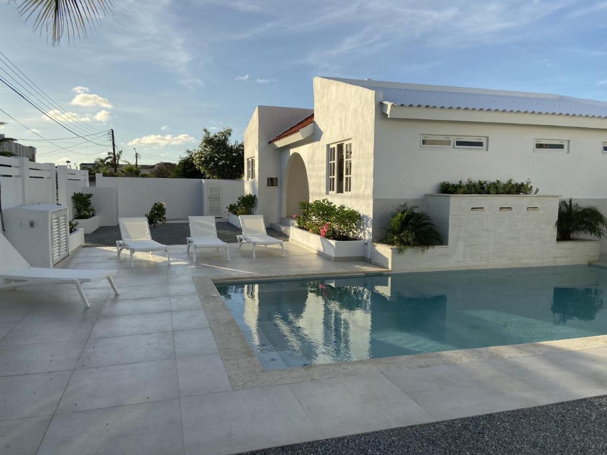 Movida Inn Aruba Παλμ Μπιτς Εξωτερικό φωτογραφία